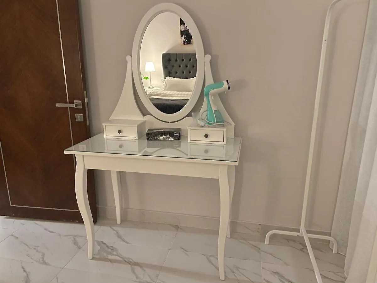 Smart Home Self Entry Jeddah Apartment